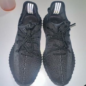 Yeezy Boost 350 V2 ‘onyx’